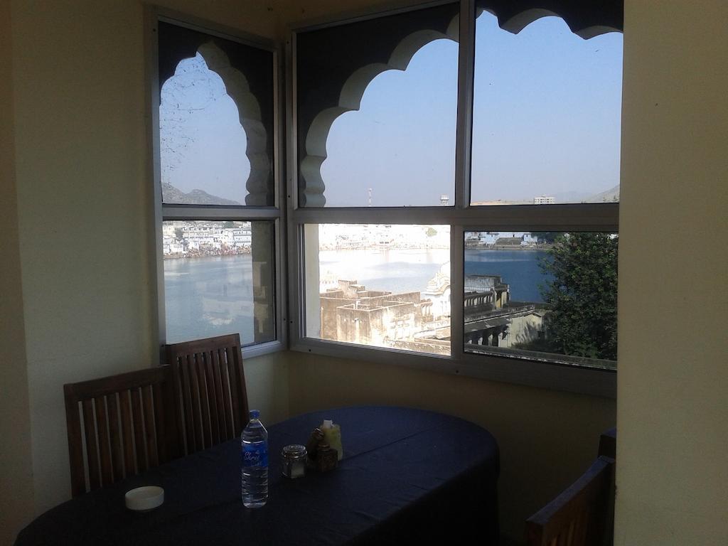 Pushkar Lake Palace Exteriör bild